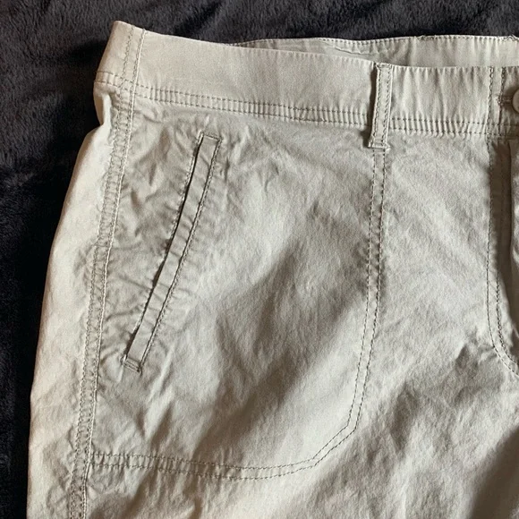Chico’s stretchy crisp cotton shorts 16 - Picture 4 of 7